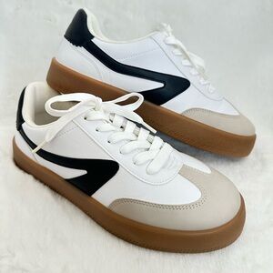 DV by Dolce Vita Russo Sneakers Size 9.5 NWOT